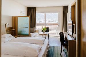 Double Room with Mountain View room in Hotel Lac Salin Spa & Mountain Resort