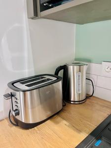 LE QUAI 5 - Studio NEUF CALME - CLIM - WiFi - Gare à 200m