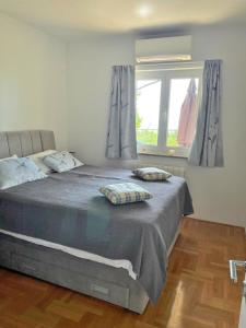 Apartment with terrace and sea view 2