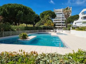 Superbe T2 tout confort 3 étoiles, entièrement renové avec piscine, parking, clim, wifi, Netflix