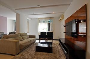 Confortável 3Qts: Vista Lateral Mar