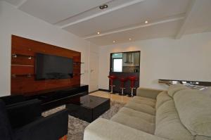 Confortável 3Qts: Vista Lateral Mar