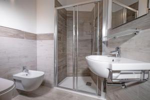 Comfort Double Room with Balcony and Lake View room in Hotel Firenze