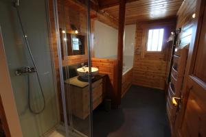 Chalets Zenitude: Superbe chalet baigne de soleil : photos des chambres