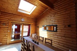 Chalets Zenitude: Superbe chalet baigne de soleil : photos des chambres