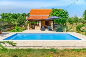 Sunny house - Smoković