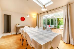 11 Beech Road