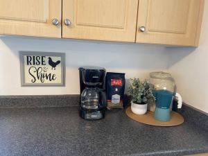 Cozy Renovated Oasis W Private Terrace & Parking