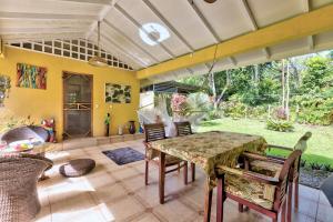 Casa Mariposa 2 BR in Playa Chiquita