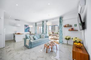 Stylish Algarve Apartment with Spacious Terrace & Sea Views