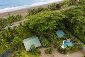 Beachfront Villa Starfish w AC and POOL