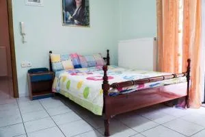 Lampros Studio - Gávros