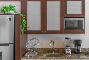 Private Studio wTerrace & Direct Pool Access A104