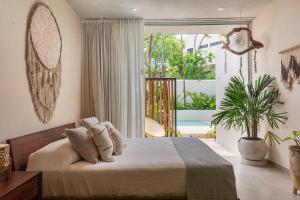 Private Studio wTerrace & Direct Pool Access A104