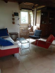 Maisons de vacances Petite ferme en pierre restauree pres de Perigueux : photos des chambres