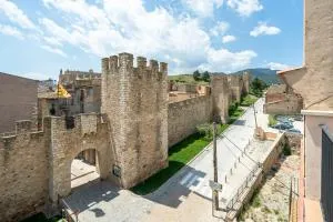 Hauzify I Apartaments Montblanc - Blancafort