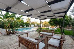 Elenas Home - Dream & Love apts w Private pool