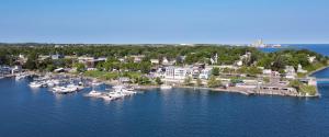 108 Edgewater Inn