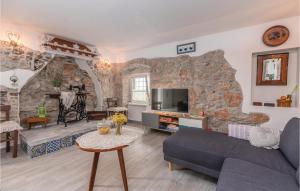 Nice Home In Cres With House Sea View 