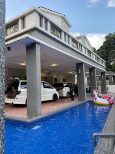 18PAX 4BR Villa with Kids Swimming Pool, TV, BBQ near SPICE Arena Penang