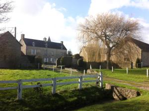 B&B / Chambres d'hotes Ferme fortifiee d Enguenard : photos des chambres