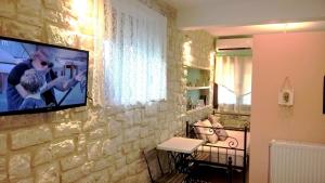 Stone Studio in Nature with view to Corfu town!