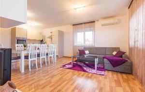 Nice Apartment In Medulin With Wifi