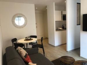 C001-Beau studio neuf situé au centre