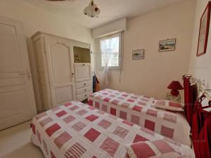 Appartements Appartement Cavalaire-sur-Mer, 3 pieces, 4 personnes - FR-1-100-272 : photos des chambres