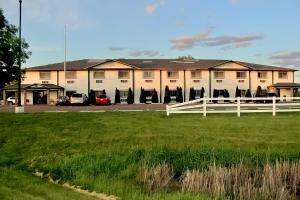 AmeriVu Inn And Suites