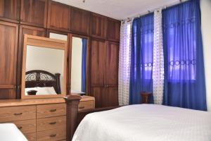 The president room 5 minutes to Devon House 4 Waterloo Avenue Kingston