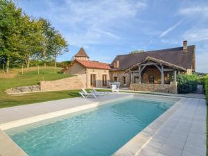 Maisons de vacances Cosy cottage in St Medard D'excideuil with pool : photos des chambres