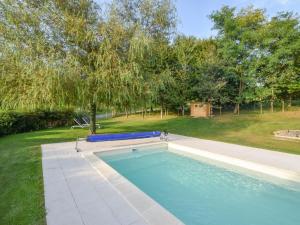 Maisons de vacances Cosy cottage in St Medard D'excideuil with pool : photos des chambres