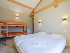 Cosy cottage in St Medard Dexcideuil with pool
