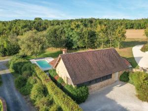 Cosy cottage in St Medard Dexcideuil with pool