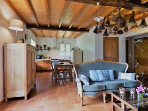 Maisons de vacances Charming house with private spa and terrace near Duras : photos des chambres