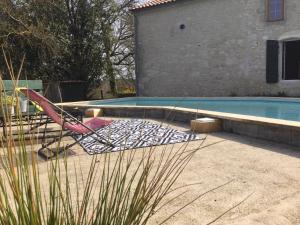 Maisons de vacances Grand gite avec piscine Le presbytere de Savignac de Duras : photos des chambres