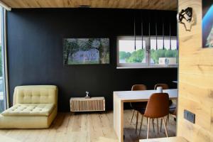 Jaukūs ART stiliaus apartamentai antrame aukšte su vaizdu į marias