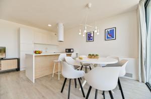Deluxe sea view Rova Apartment
