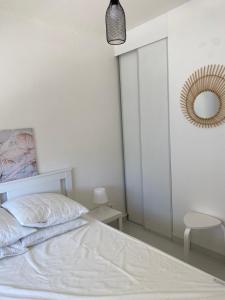 Appart 2ème ligne vue mer, 2 chambres, clim, internet, parking
