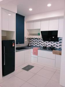 Preferred30 3R2B 7pax Meritus Perai