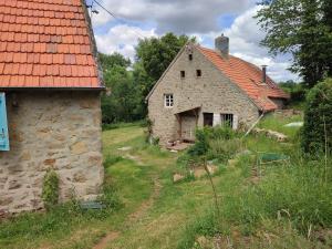 Maisons de vacances Magnifique Moulin au bord d'une riviere, calme absolu, piano : photos des chambres