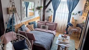 Urban Zen Den 2 Room Condo