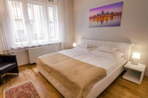 Deluxe Triple Room room in Anabelle Bed and Breakfast