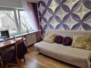 Lawendowe światło - przy stacji Metra