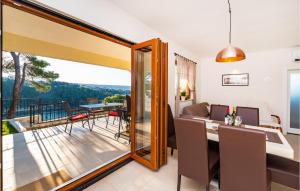 Stunning Home In Novigrad With Kitchen