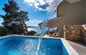 Stunning Home In Novigrad With Kitchen