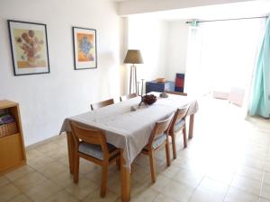 Maisons de vacances Boutique Villa with Shared Pool, Air Con, WiFi, TV : photos des chambres