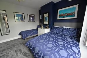 Central Townhouse with FREE onsite EV parking