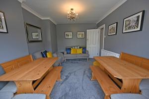 Central Townhouse with FREE onsite EV parking